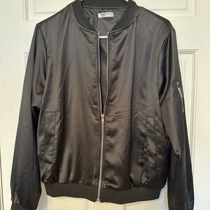 Zeagoo Black Bomber Jacket with Ribbed Cuffs and Zip Closure